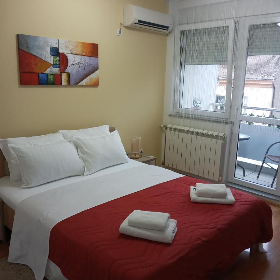 Angellina Apartmani Sremska Mitrovica Dış mekan fotoğraf